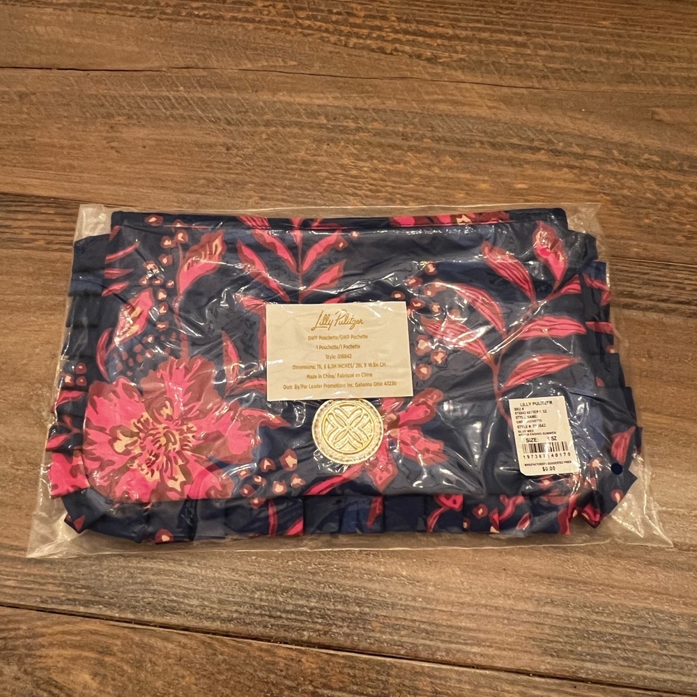 Lilly Pulitzer Navy and Pink Floral Women's Bag